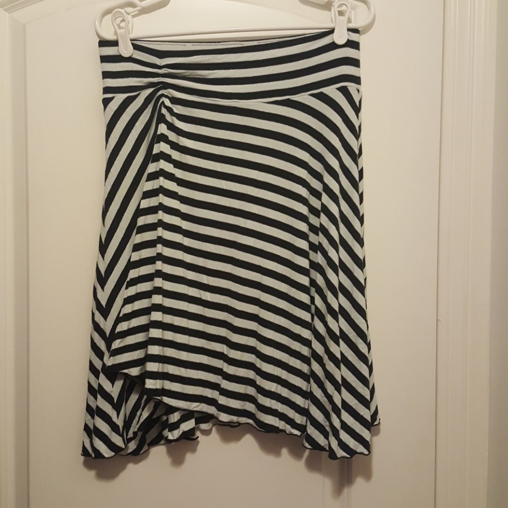 *** SOLD *** Express cute flowy striped skirt